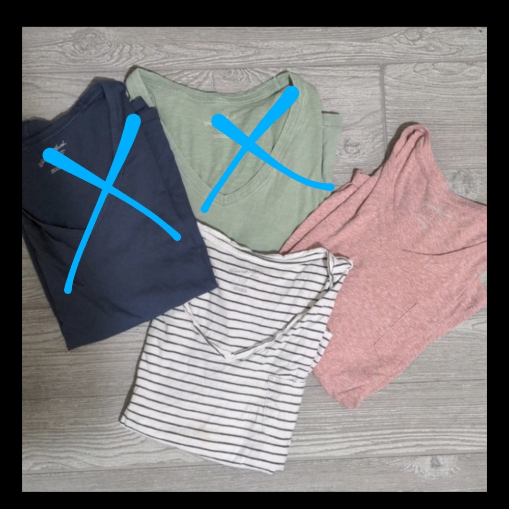 Universal Threads V-neck t-shirt pair pink and stripes only